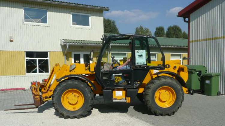 JCB teleszkópos4.JPG